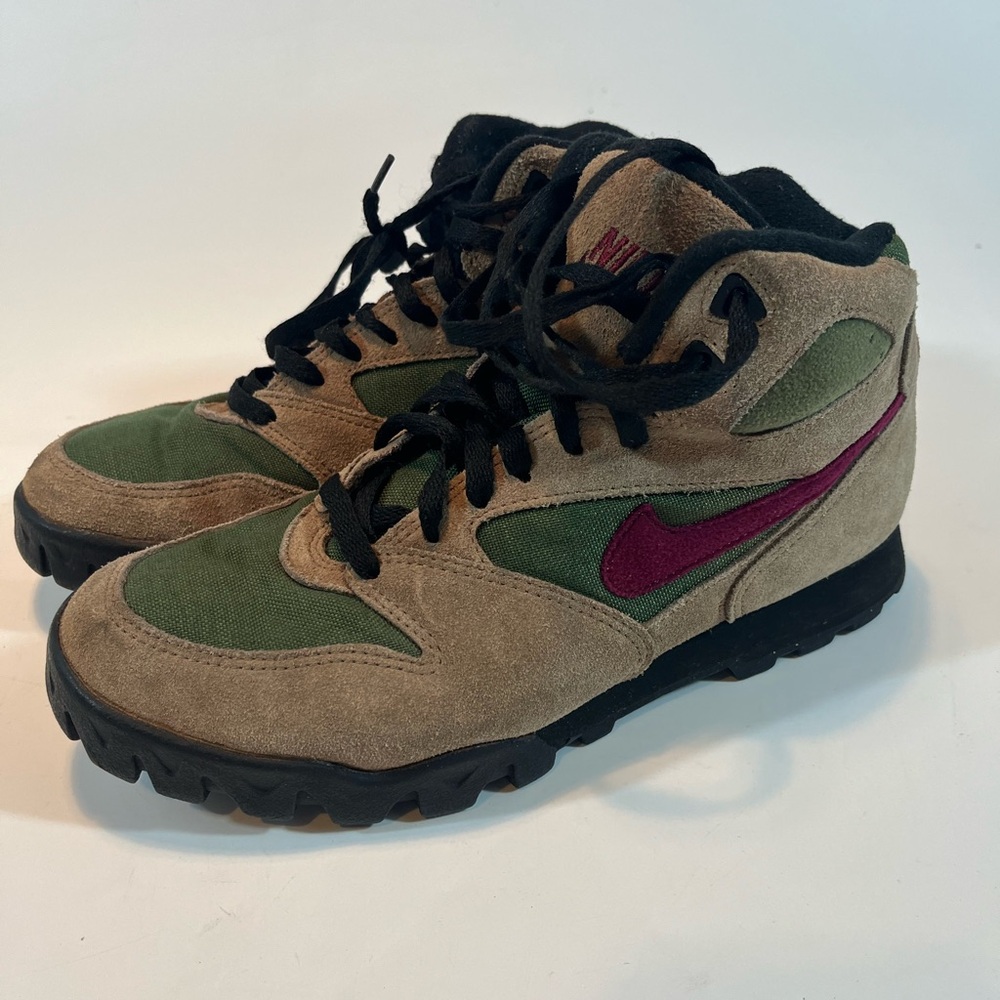 Nike ACG Caldera Suede Hiking Boots 940204-IB Size 9.5